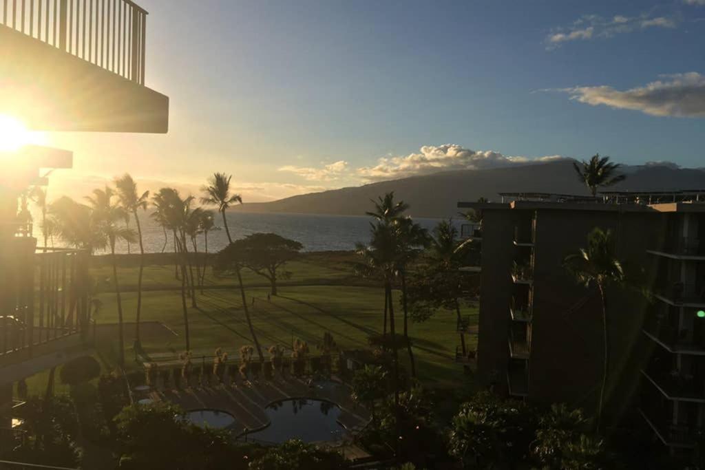 Oceanfront Penthouse With Amazing Views At Kauhale Makai Apartman Kihei Kültér fotó