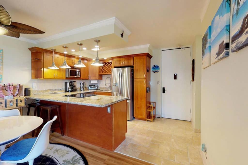 Oceanfront Penthouse With Amazing Views At Kauhale Makai Apartman Kihei Kültér fotó