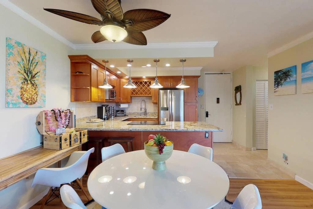 Oceanfront Penthouse With Amazing Views At Kauhale Makai Apartman Kihei Kültér fotó